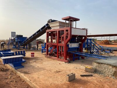 Machine de agglos, parpaing semi-automatique OTT5.1SA